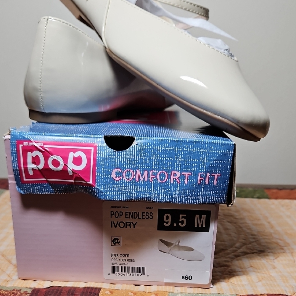 Pop Cream Flats Comfort Fit Loafers